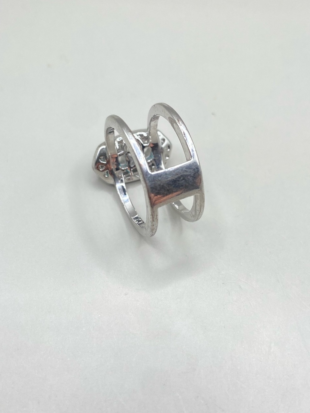 Kendra Scott Elyse Wide Band Ring - Picture 7 of 9